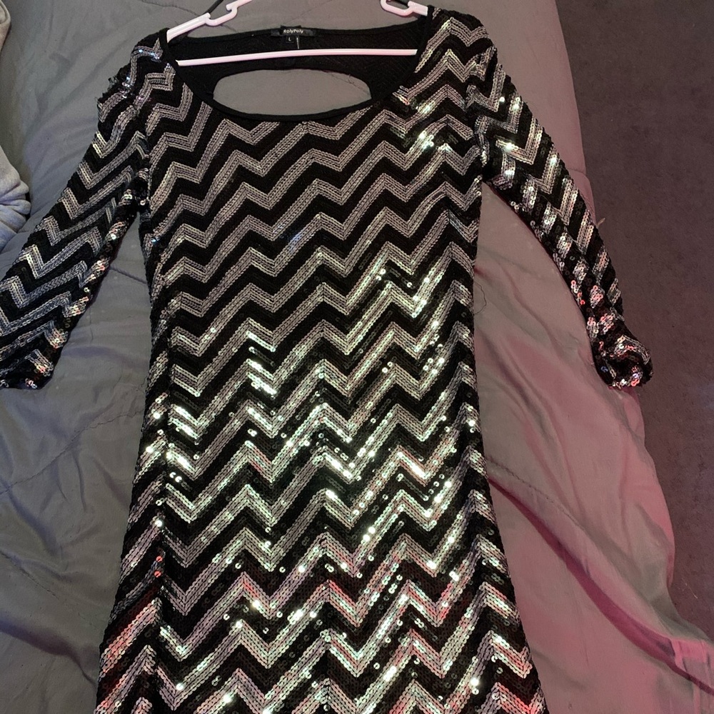 Black and silver sequins dress